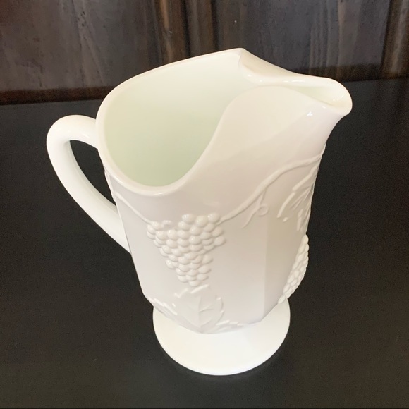 Colony Harvest Milk Glass 72oz. Ice Lip Pitcher - Picture 11 of 13